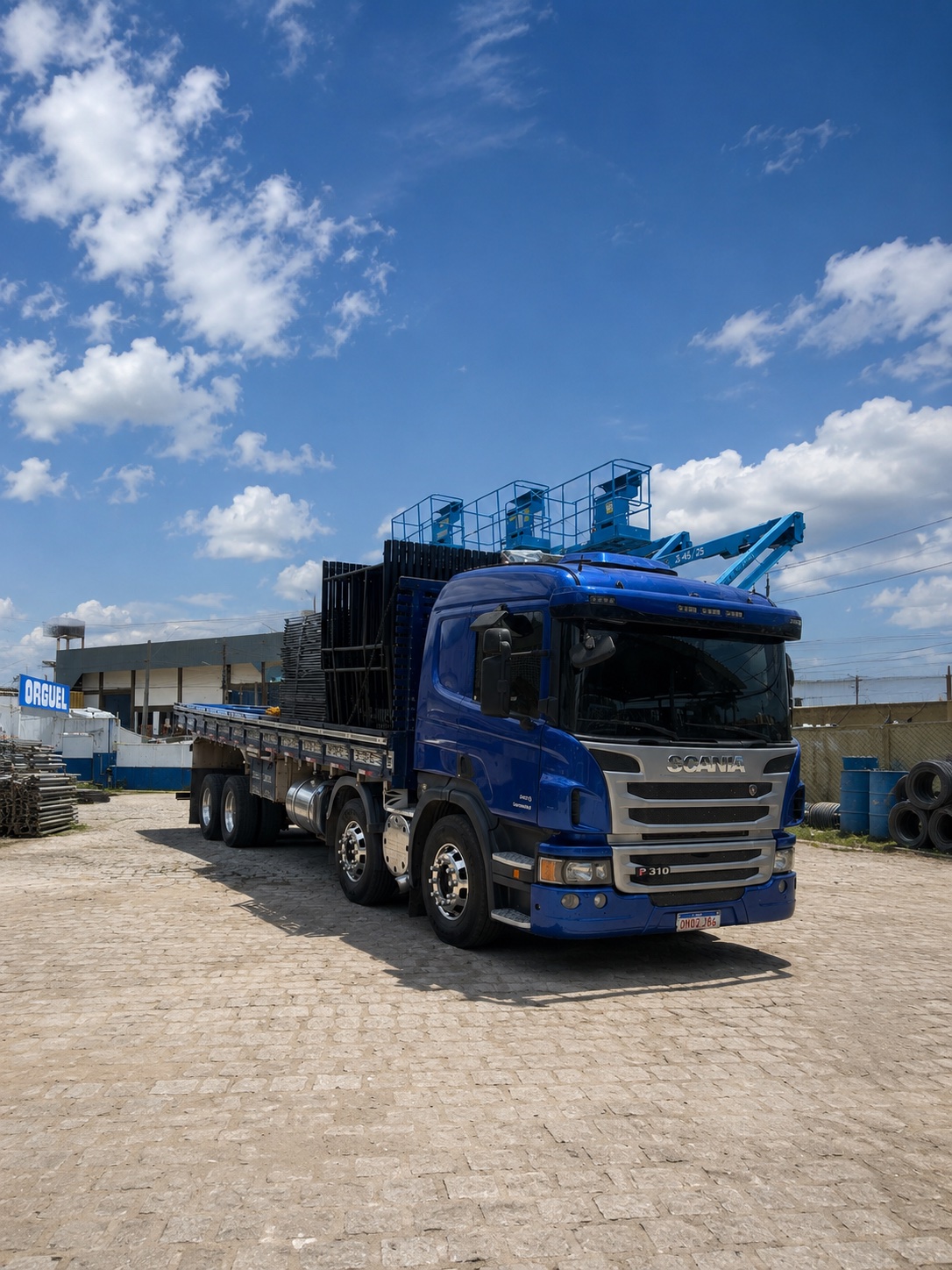 Scania P310 — operação logística da Transportadora Siqueira Camilo