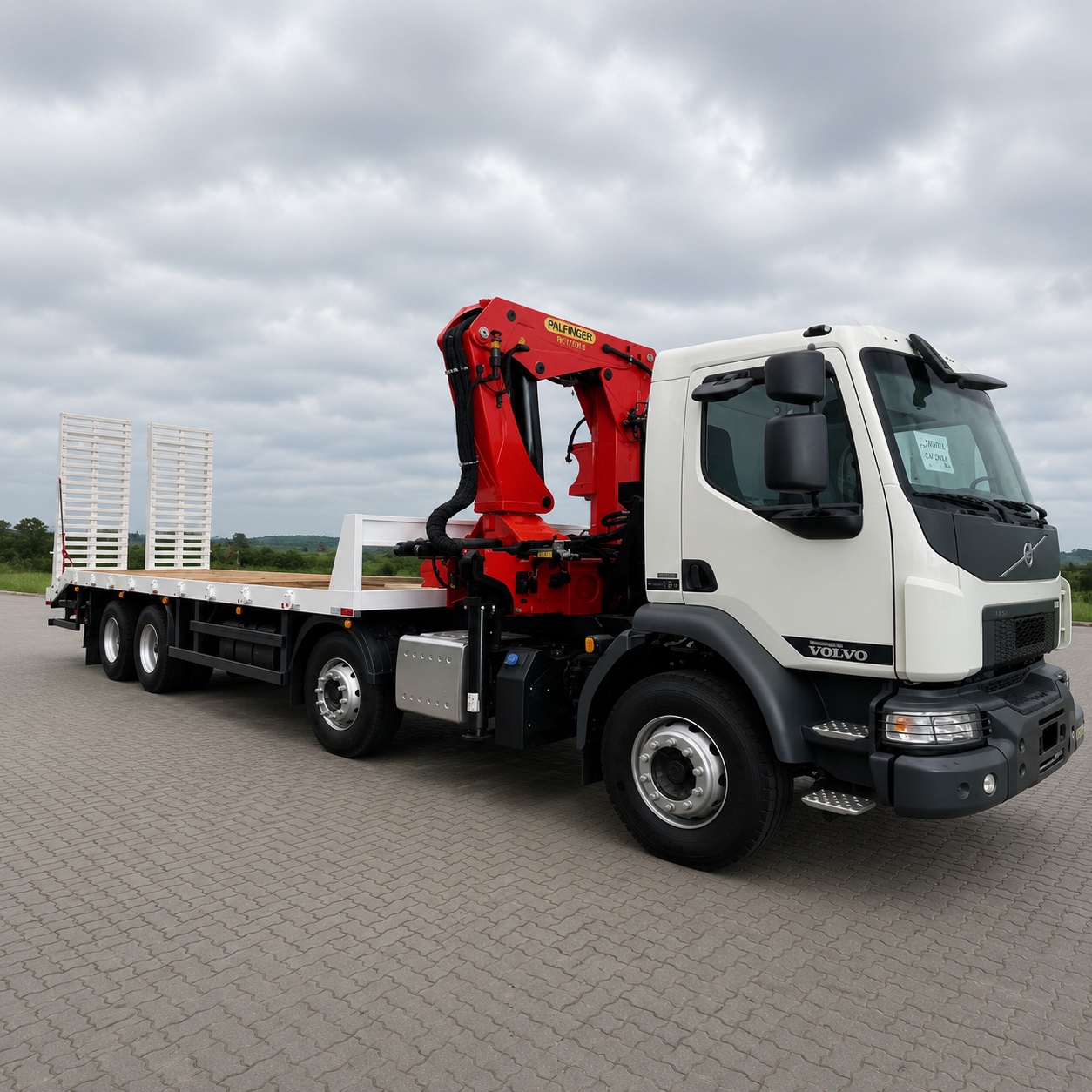 Caminhão Munck Volvo — frota Siqueira Camilo